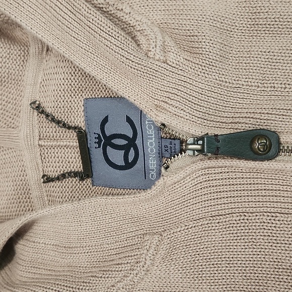 Queen Collection Cropped Hooded Knit Sweater Shrug - Picture 2 of 4